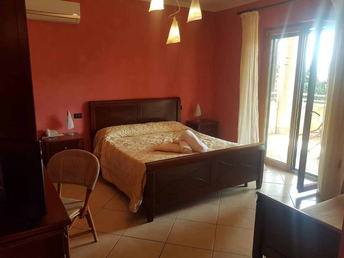 Agriturismo Terre Delle Monache Понтеканьяно Экстерьер фото